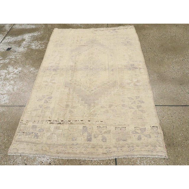 Galerie Shabab Collection Mid-20th Century Handmade Turkish Oushak Throw Rug For Sale - Image 4 of 8