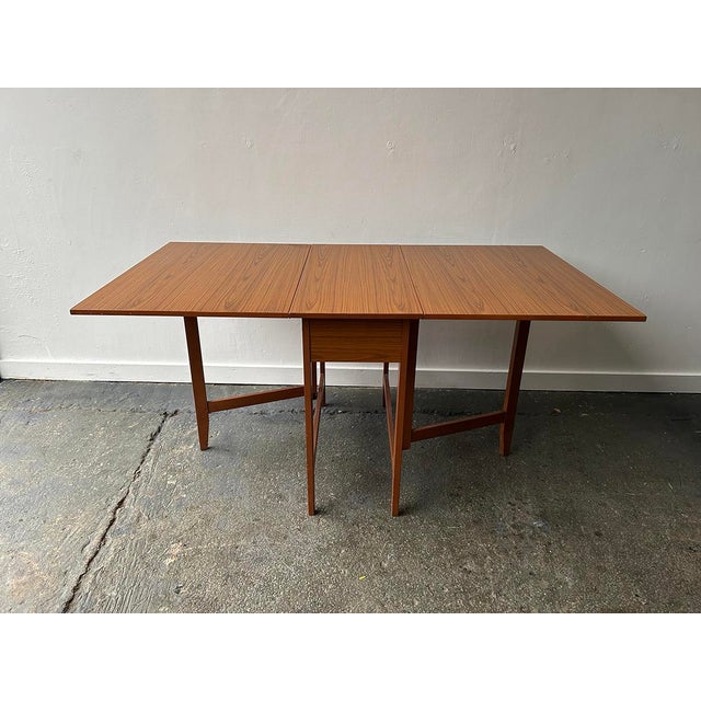 Brown Mid-Century Modern Extending Dining Table from Schrieber Furniture, 1960s For Sale - Image 8 of 8