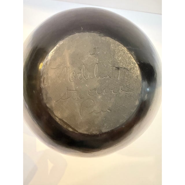 Signed Madeline Tafoya Santa Clara Pueblo Black Pottery Vessel For Sale In Miami - Image 6 of 6