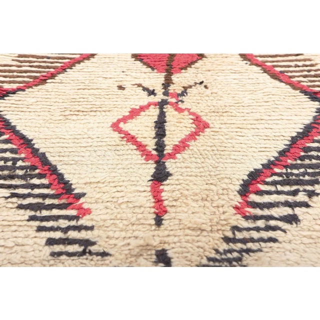 Late 20th Century Vintage Berber Moroccan Azilal Rug - 04'06 X 07'06 For Sale - Image 5 of 10