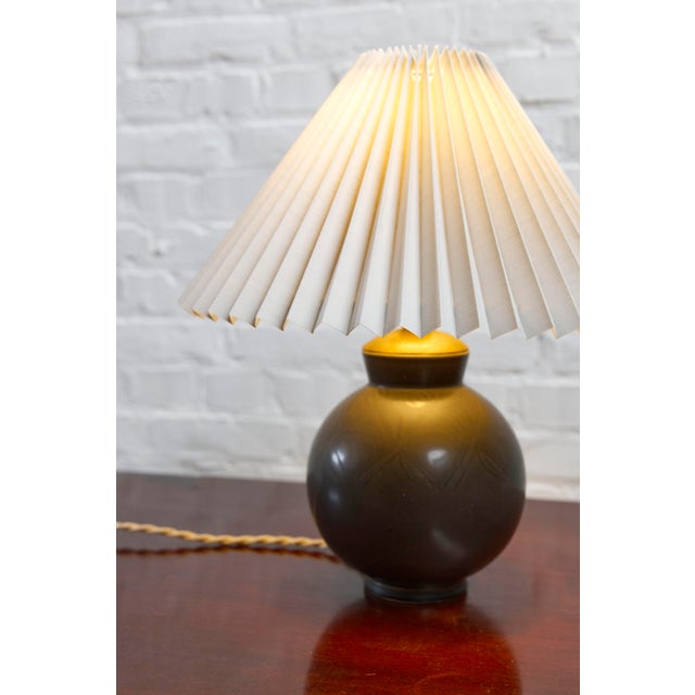 Art Deco Ceramic Table Lamp by Nils Thorsson for Aluminia Royal Copenhagen, 1950 For Sale - Image 9 of 14