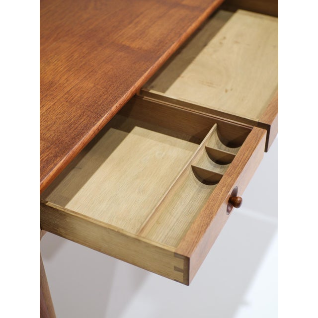 AT-305 Drop-Leaf Desk in Teak and Oak from Hans J. Wegner, Denmark, 1950s For Sale - Image 13 of 18