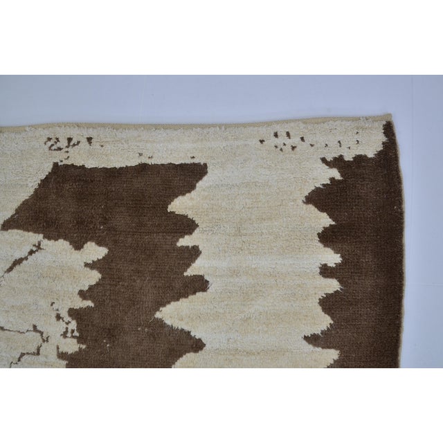 Off-white Mid 20th Century Turkish Home Living Oversize Hemp Carpet For Sale - Image 8 of 10