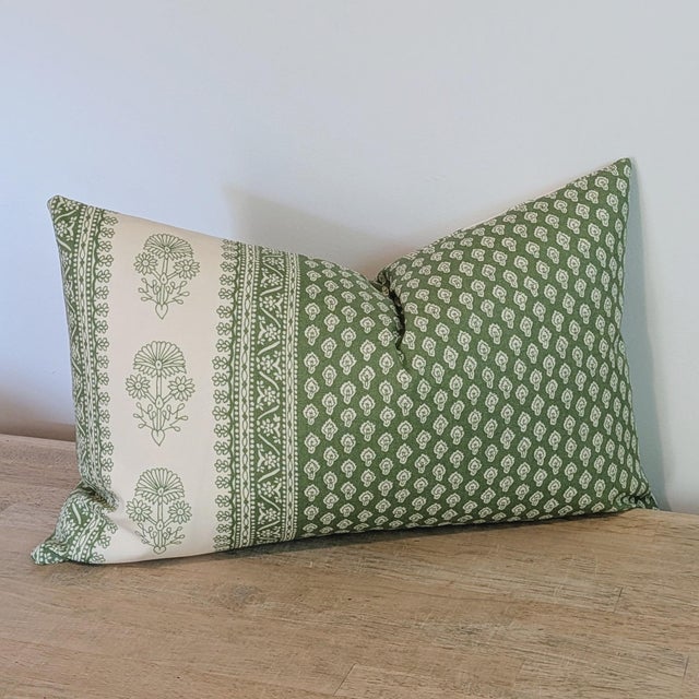 Schumacher Schumacher Hyacinth Leaf Green Outdoor Lumbar - Single For Sale - Image 4 of 6