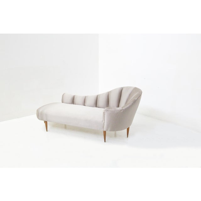 Mid-Century Grey Silk Satin Dormeuse attributed to Gio Ponti, 1950s For Sale - Image 14 of 15
