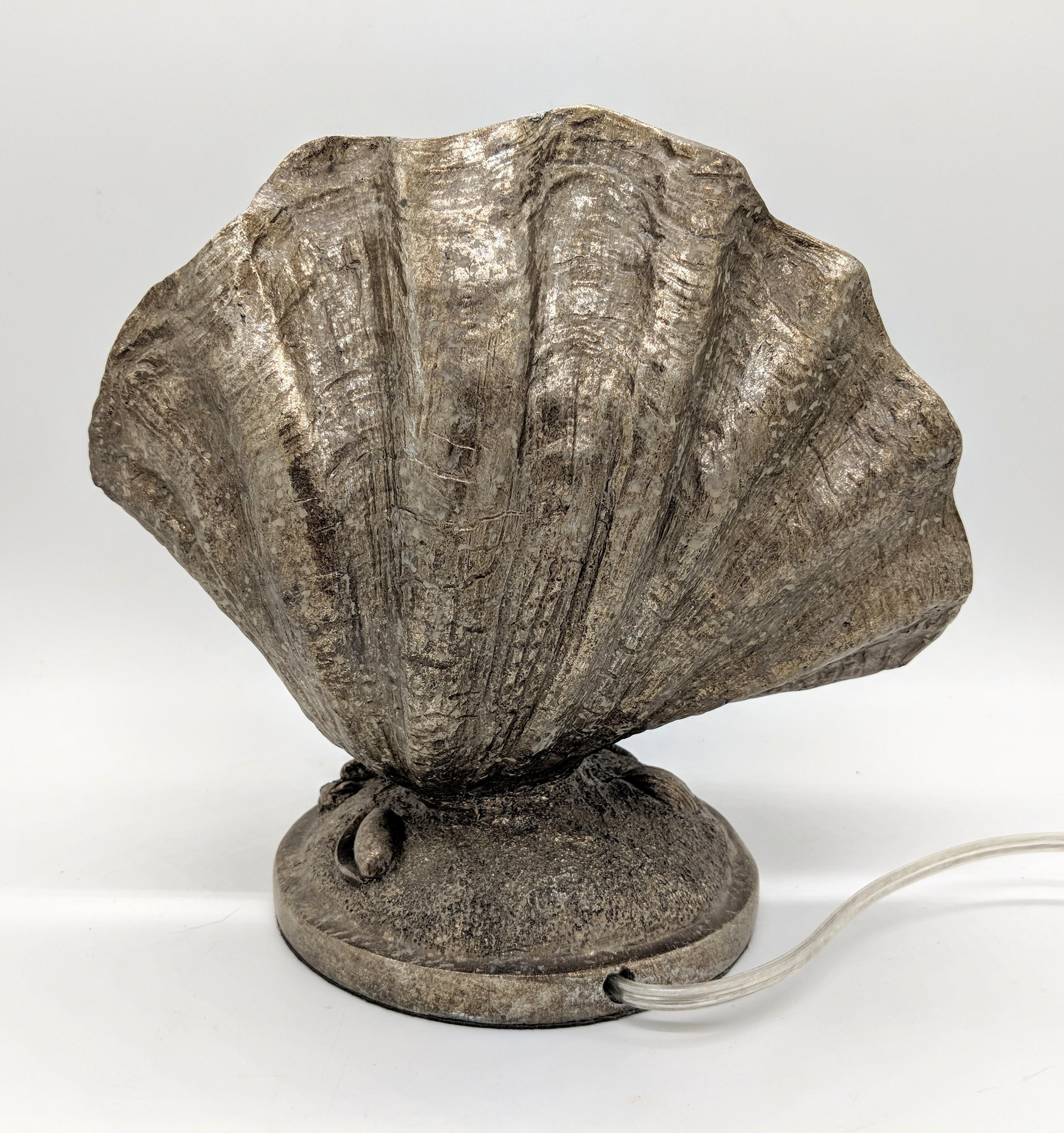 clam shell table lamp