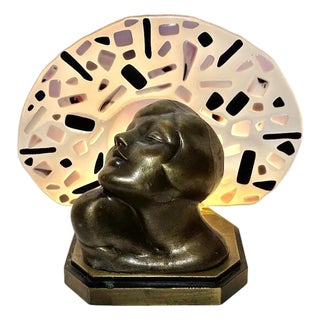 Mid 20th Century Art Deco Flapper Girl Bust Lamp: Hollywood Regency Revival For Sale