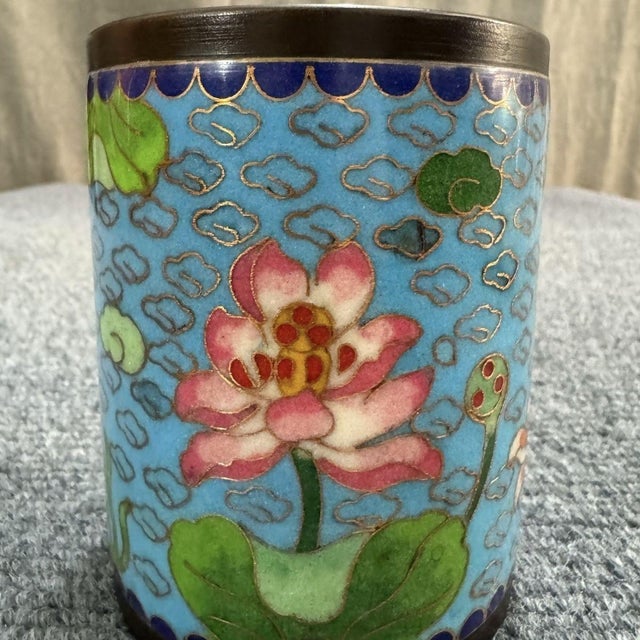 Bring a vibrant touch of Oriental artistry to your desk or living space with this stunning Vintage Cloisonné Enamel Pen...