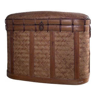 1960s Vintage Chinese Herringbone Weave Cane and Wicker Storage Lidded Basket Trunk For Sale