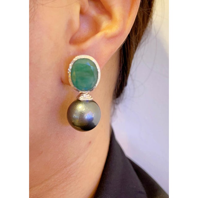 Bochic "Capri" Vintage Tahiti South Sea Pearl & Emerald Earrings 18K Gold & Silver For Sale - Image 17 of 18