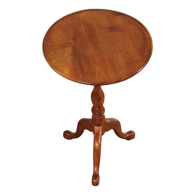 Bench Made Queen Anne Style Walnut Tilt-Top Table For Sale