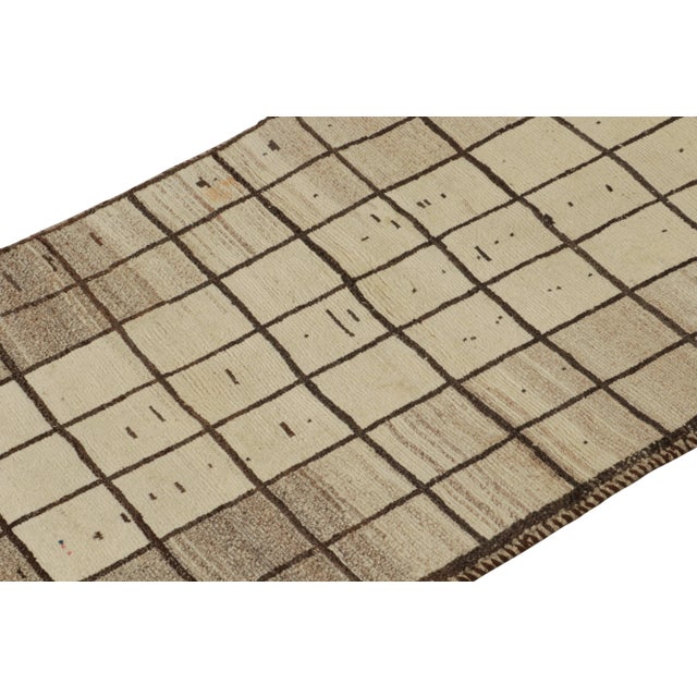 Rug & Kilim 1950s Vintage Qashqai Persian Gabbeh Runner in Beige-Brown Grid Pattern by Rug & Kilim For Sale - Image 4 of 7