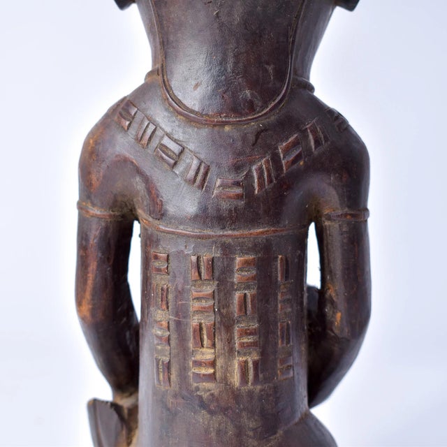Brown Early 20th Century Kongo Maternity Figure on Base For Sale - Image 8 of 17