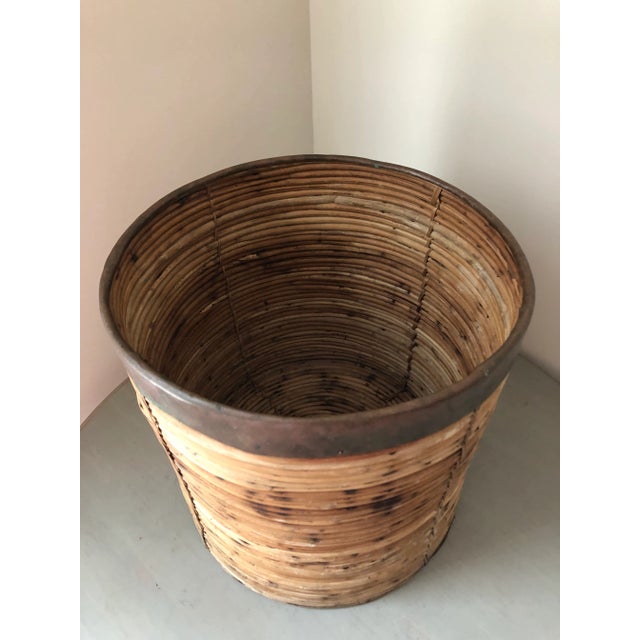 1970s Vintage Italian Rattan Basket With Copper Rim For Sale - Image 5 of 13