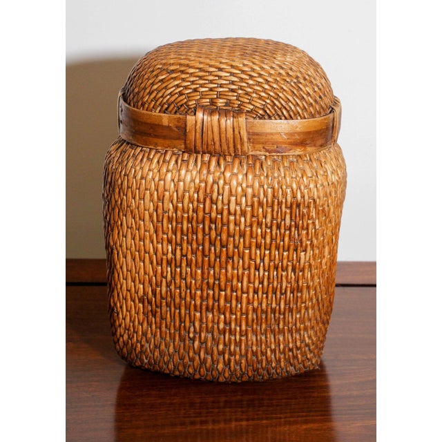 Vintage Chinese Willow Woven Fish or Grain Basket. Vintage Chinese fisherman basket hand woven from natural willow wood...