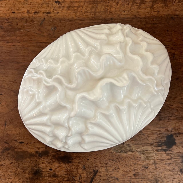 Mid 20th Century Mottahedeh Italian White Ceramic Shell Form Tureen For Sale - Image 5 of 9