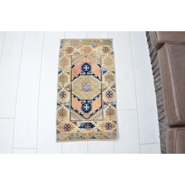 1960s Turkish Pastel Multicolored Oushak Door Mat For Sale In Phoenix - Image 6 of 6