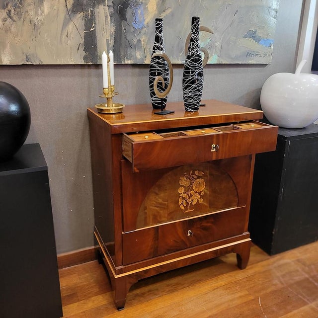 Biedermeier Chest of Drawers in Mahogany, Germany, 1840s For Sale - Image 3 of 18