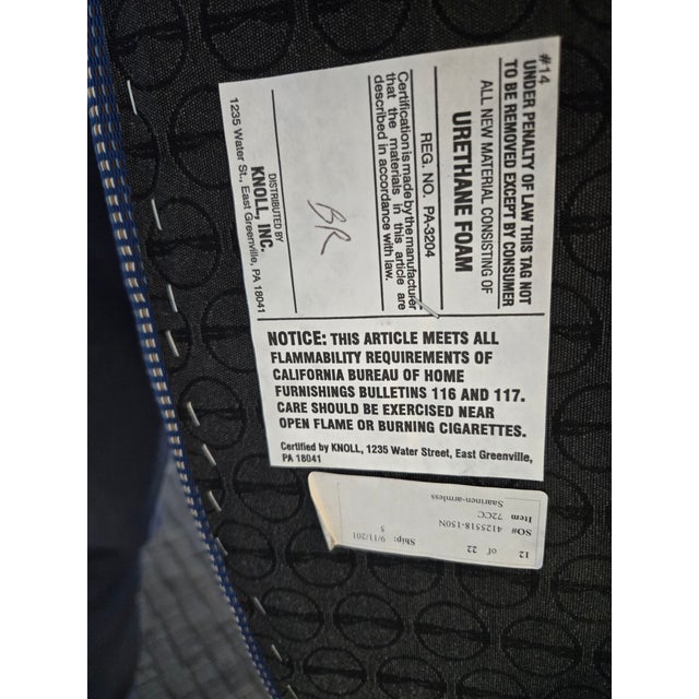 Mid-Century Modern Knoll Saarinen Executive Side Chair in Blue Pattern For Sale - Image 3 of 5