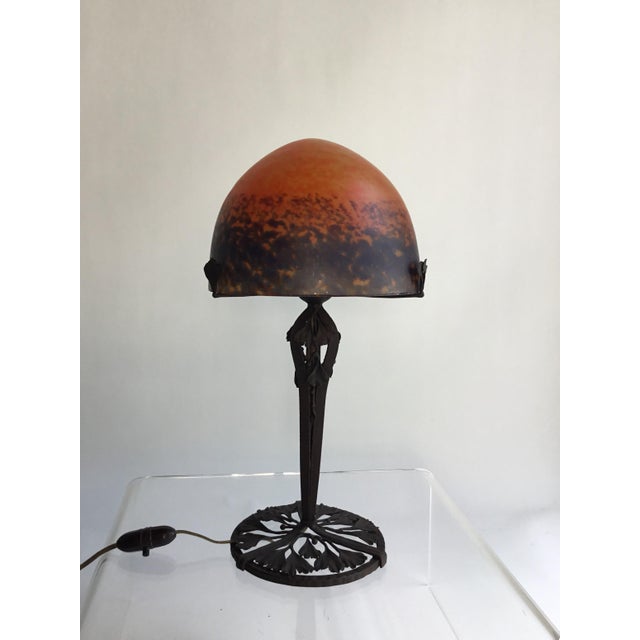 Art Deco French Lamp in Wrought Iron and Ginko Leaves attributed to Muller Frères for Muller Freres / Edgar Brandt, 1930s For Sale - Image 7 of 14