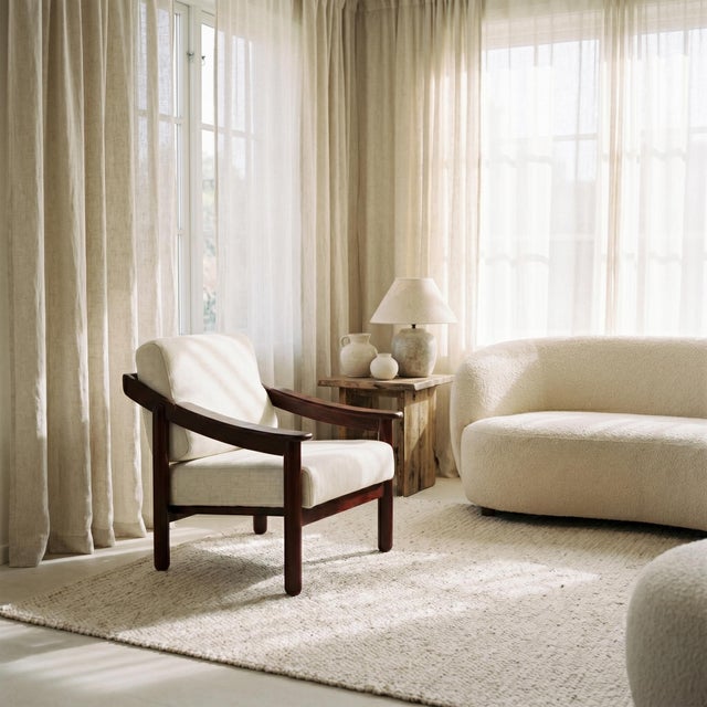 The iconic Loden armchair, designed by Vico Magistretti and produced by Gavina in 1961, is a quintessential example of...