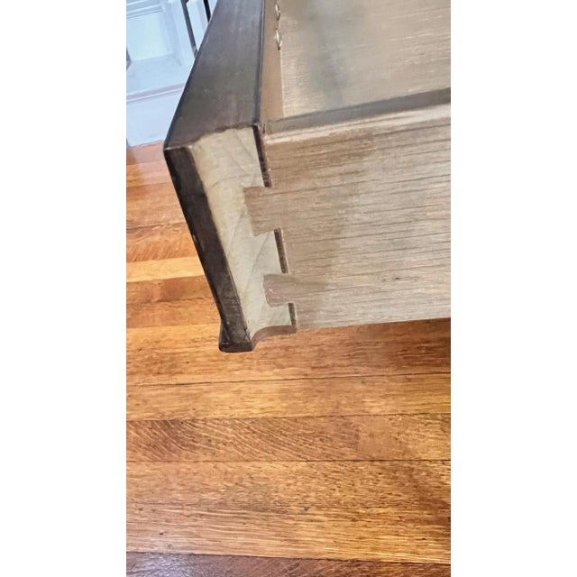 1960s Pair of Baker Furniture French Provincial Burl Walnut Side Tables For Sale - Image 9 of 12