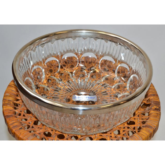 Metal 1950s Art Deco Round Clear Crystal Bowl Silver Plate Rim Italy Serveware For Sale - Image 7 of 13