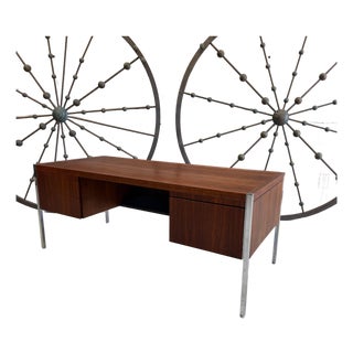 Mid-Century Modern Executive Desk Richard Schultz for Knoll International For Sale