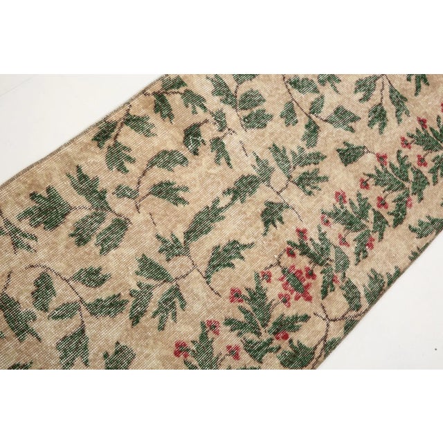 1960s Green and Beige Runner Rug For Sale - Image 5 of 14