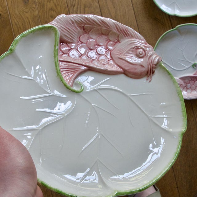 1950s Large Vintage Hand-Painted Majolica Plates with Fish Design from Chaumette Paris, 1950s, Set of 5 For Sale - Image 5 of 7