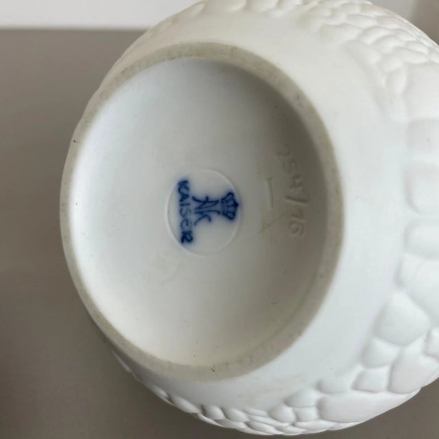 German Op Art Biscuit Porcelain Vases from Ak Kaiser, 1970s, Set of 2 For Sale - Image 13 of 15
