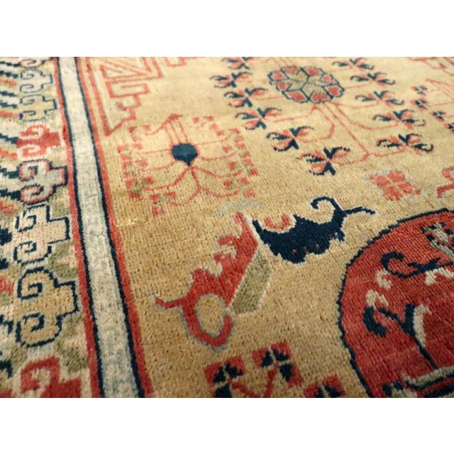 Galerie Shabab Collection Early 20th Century Indian Lahore Throw Rug For Sale - Image 4 of 8