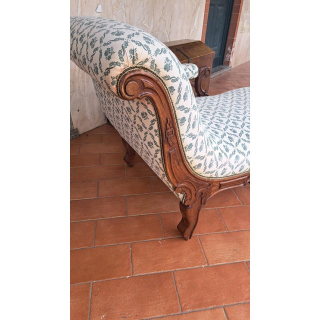 Antique Italian Daybed in Walnut, 1800s For Sale - Image 5 of 6