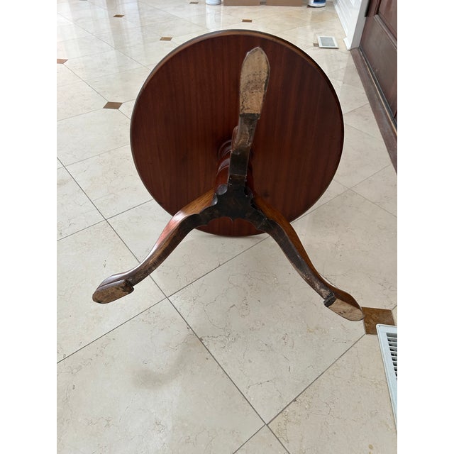 English George Ill Three-Tiered Dumbwaiter in Mahogany, C. 1770 For Sale - Image 3 of 7