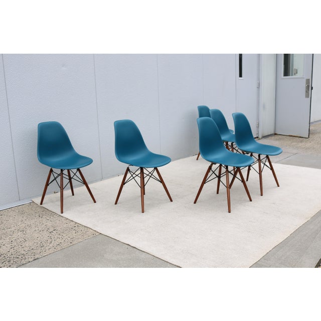 MCM Herman Miller Eames Molded Plastic Dining Chairs Dowel Base DSW - Set of 6 For Sale In New York - Image 6 of 18