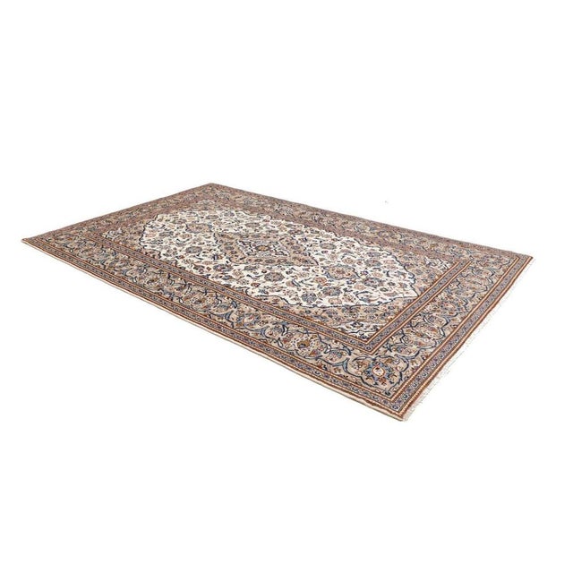 Middle Eastern Rug in Pure Wool For Sale - Image 3 of 11