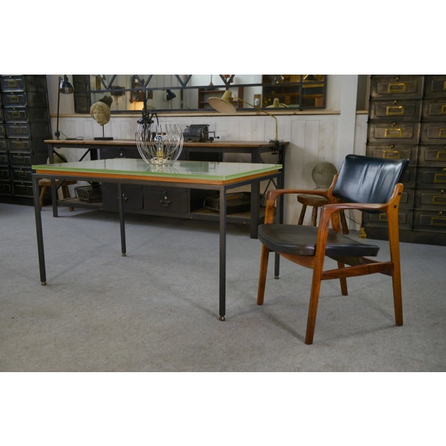 Vintage Table in Glass and Black Lacquered Metal, 1960s, in Very Good conditions. Designed 1960 to 1969