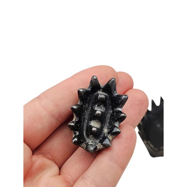 1930s Original Vintage (Мпз) MPZ Hedgehog Ashtrays Set of 6 For Sale In New York - Image 6 of 12