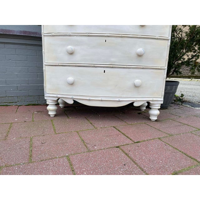 Mid 18th Century Early Victorian / Late Regency English Bowfront Chest of Drawers With Turned Feet Bamboo Details For Sale - Image 11 of 16