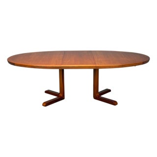 Skovby Møbelfabrik, Danish Modern, Teak, Expandable Dining Table, Denmark, 1960s For Sale