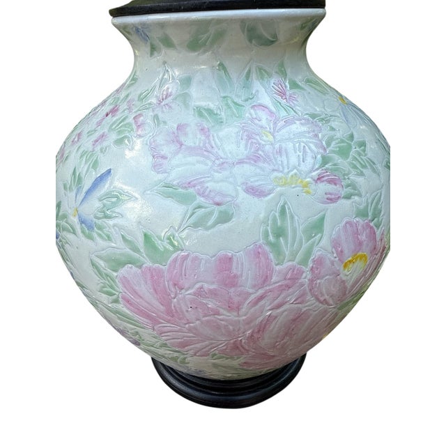1970s Chinoiserie Table Lamp Ginger Jar Ceramic Floral Painted Famille Rose For Sale - Image 12 of 12