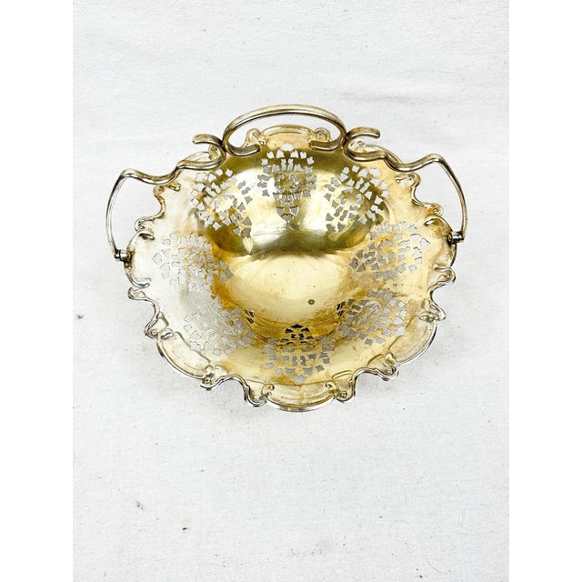 Traditional Vintage International Silver Company Silver Plated Bread Basket For Sale - Image 3 of 6