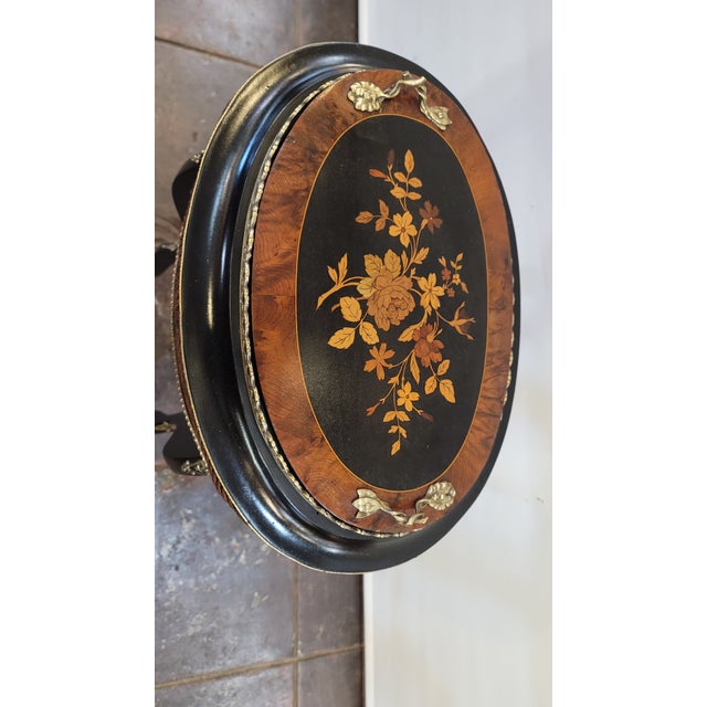 A charming french Napoleon III planter with Rosewood and Thuja wood, inlays and ebonized wood . Has original plant liner...