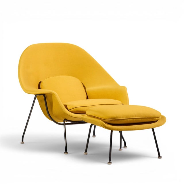 Knoll Eero Saarinen for Knoll Mid Century Womb Lounge Chairs With Ottomans - Pair For Sale - Image 4 of 13