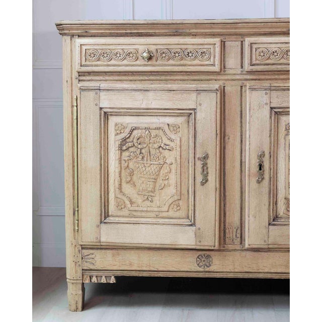 Tan Italian 18th Century Walnut Center Table with Carved Pedestal Base For Sale - Image 8 of 13