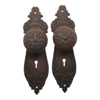 Antique Reading Malden Cast Iron Door Knob Set - 2pcs For Sale