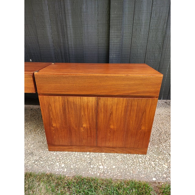 1960s 1960s Arne Wahl Iversen for Vinde Møbelfabrik Danish Modern Teak Vanity Desk Set | Made in Denmark | Floating Vanity With Hidden Mirror Dresser Set For Sale - Image 5 of 16