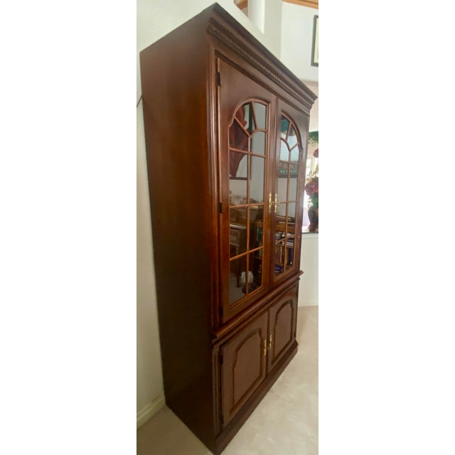 Vintage Cherry Pennsylvania House Lighted Display Etagere Bookcase China Cabinet Excellent Condition. For Sale - Image 12 of 14