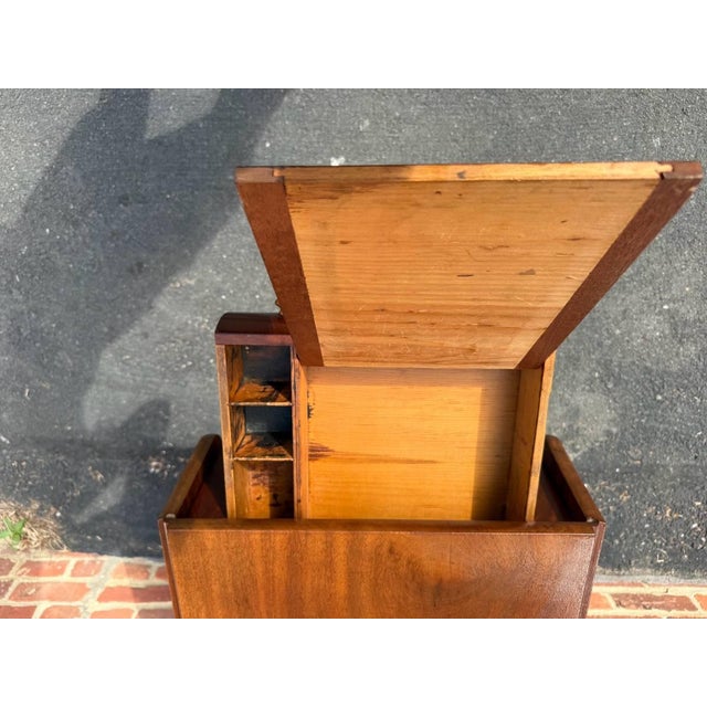 Antique 19th Century American Empire Flame Mahogany Drop Leaf Side Table For Sale - Image 15 of 16