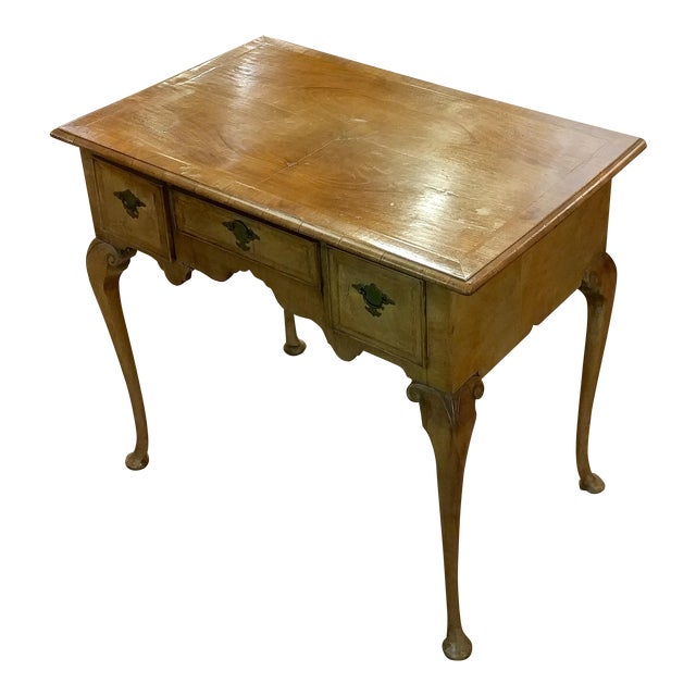 Queen Anne Desk >> 18th Century Queen Anne Desk Queen Anne Desk >> 18th Century Queen Anne Desk
